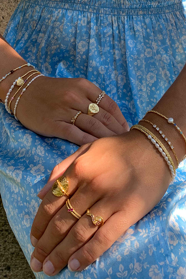 Delicate accessories are in!