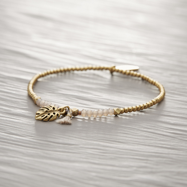 Beads bracelet. The leaf from a fairy tale