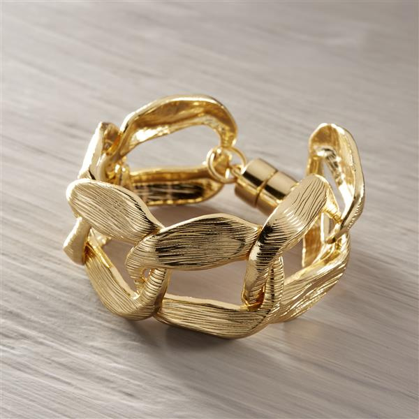 Art opening. Thick chain bracelet