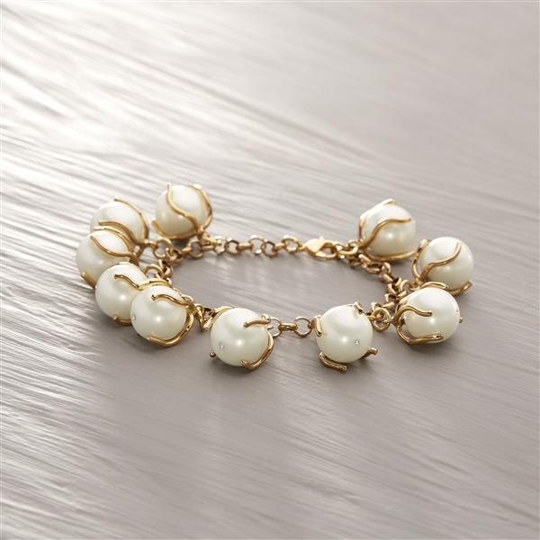 You can go your own way. Bracelet on a chain