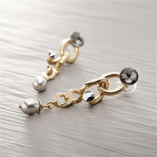 L'amour. Earrings with grey Swarovski pearls