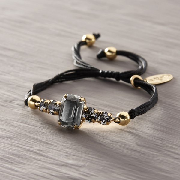 French chic. Bracelet with a honey crystal