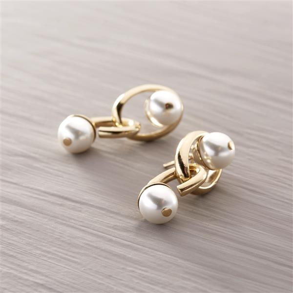 A walk over Seine. Earrings with pearls