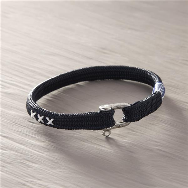 Go beyond. Bracelet with a shackle