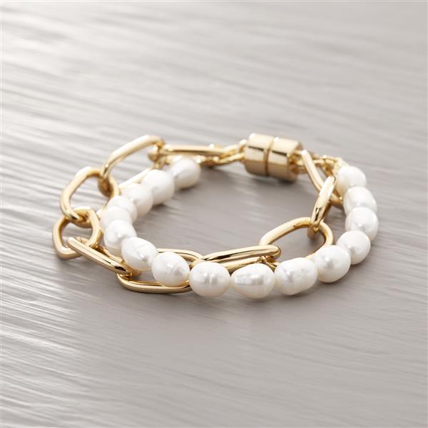 NOBODY CAN GET US. Chain bracelet with pearls