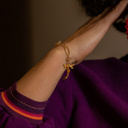 Let this dragonfly fly on your wrist...