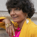 LITTLE DELIGHTS. Small stud earrings