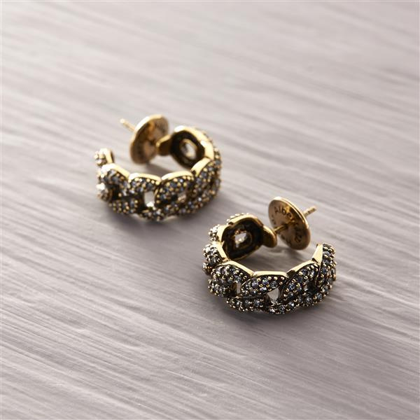 Shine a Light. Small hoops with pink crystals