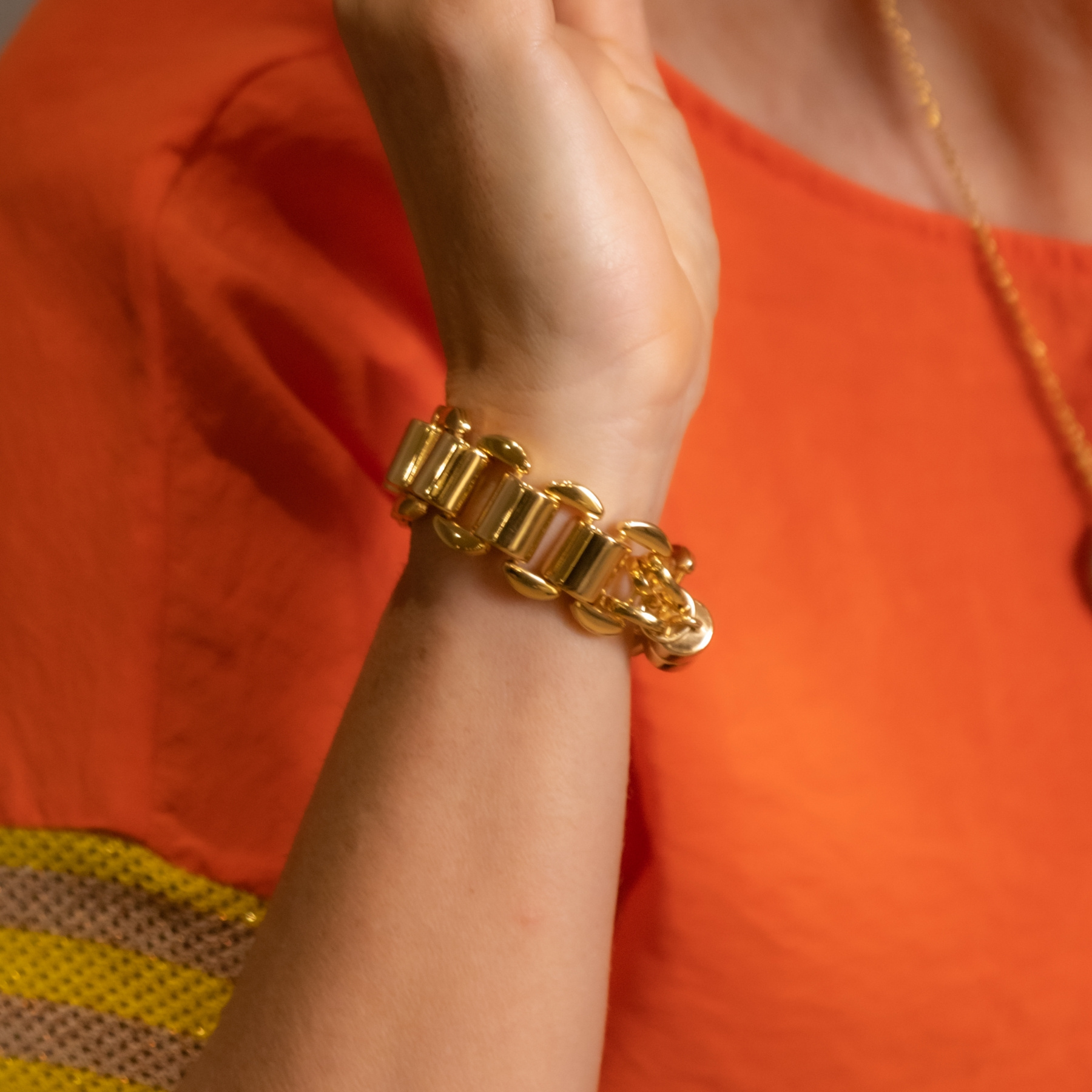 Dreaming of travels. Flat chain bracelet