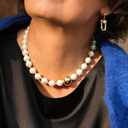 LOOKING GOOD. Pearl necklace