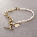 Loose. Necklace with pearls and chains