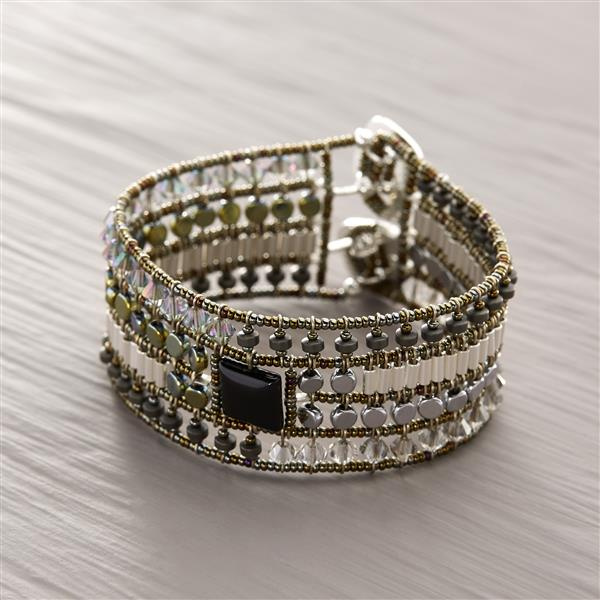 My prerogative. Bead bracelet in grey