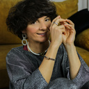 Jenny. Pearl necklace