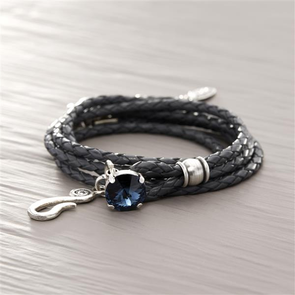 I RECOMMEND MINIMALISM. Dark grey leather bracelet