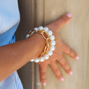 NOBODY CAN GET US. Chain bracelet with pearls