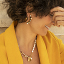 Loose. Necklace with pearls and chains