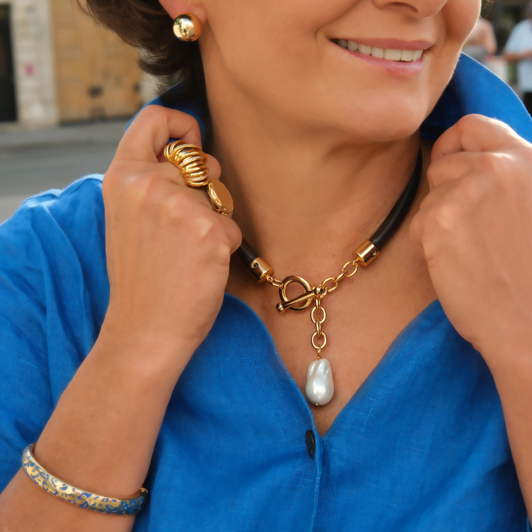 LITTLE DELIGHTS. Small stud earrings