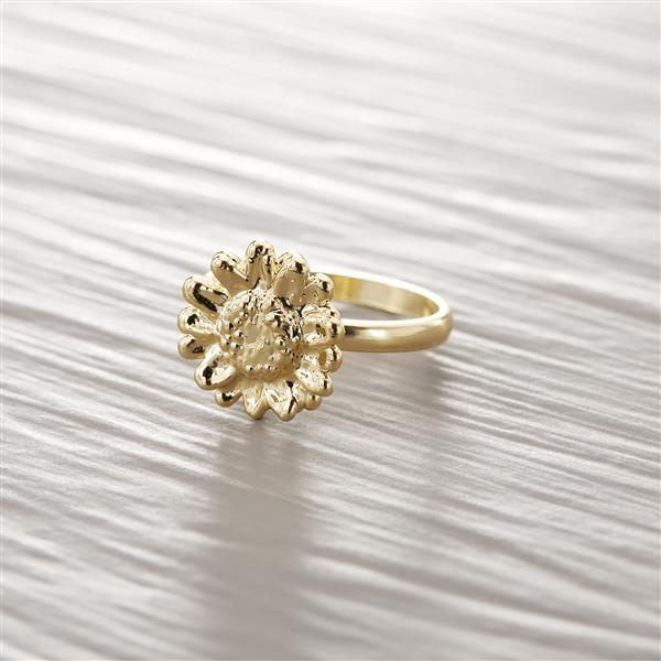 TO THE SUN. Ring with a real flower