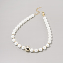 LOOKING GOOD. Pearl necklace