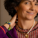 Loose. Necklace with pearls and chains