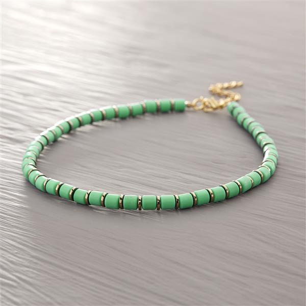 SURFER GIRL. Green beaded necklace