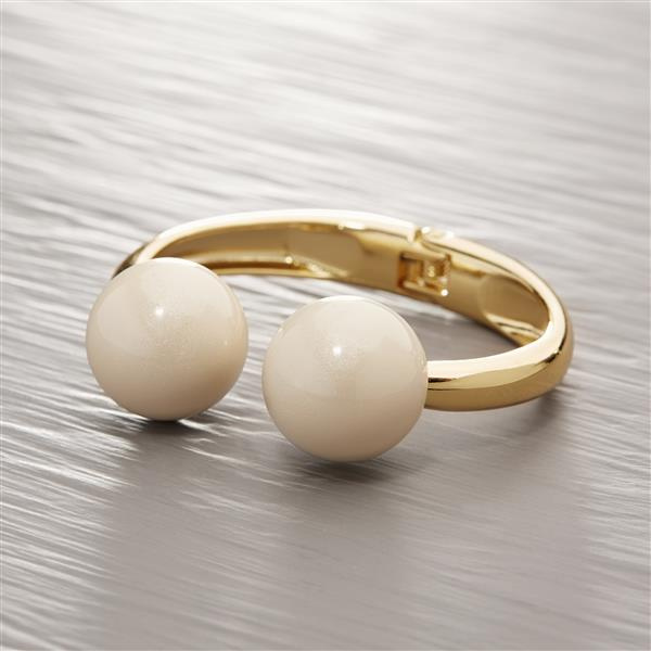 GREETINGS. Cuff bracelet