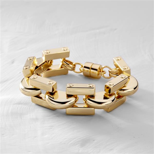 American Dream. A strong, gold-plated bracelet