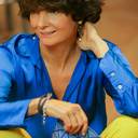 I RECOMMEND MINIMALISM. Dark grey leather bracelet