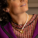 Loose. Necklace with pearls and chains