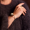 Brancusi. Adjustable ring with Swarovski pearls