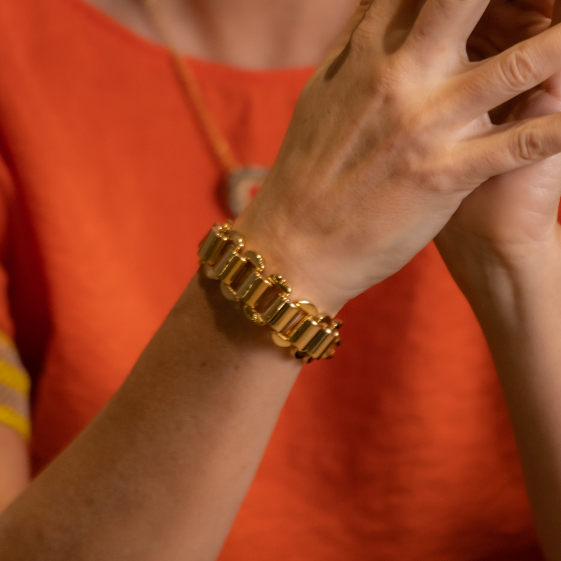 Dreaming of travels. Flat chain bracelet