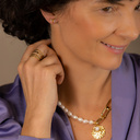 Loose. Necklace with pearls and chains